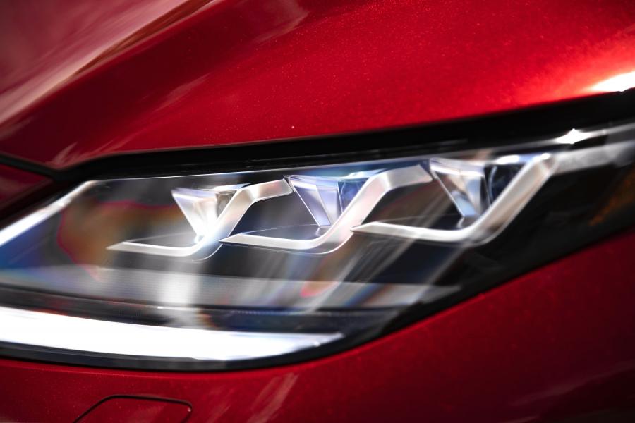 Детали экстерьера Lexus RX350 F-Sport 2019 года  (NA) (фото 31 из 38)